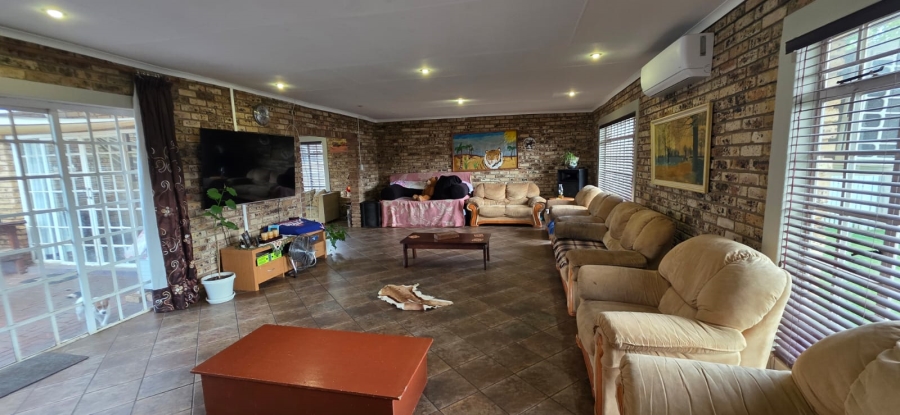 4 Bedroom Property for Sale in Miederpark North West